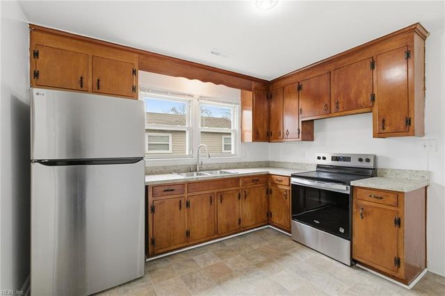 1622 Old Buckroe RD, Hampton, VA 23664