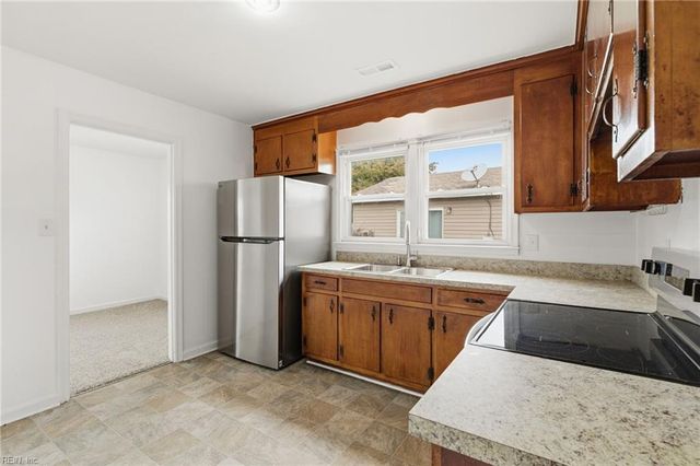 1622 Old Buckroe RD, Hampton, VA 23664