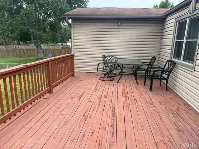 1030 Timberwood Trails Drive, Florissant, MO 63031