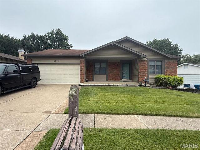 1030 Timberwood Trails Drive, Florissant, MO 63031