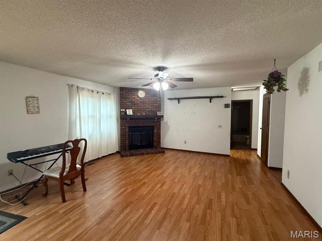 1030 Timberwood Trails Drive, Florissant, MO 63031