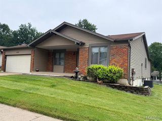 1030 Timberwood Trails Drive, Florissant, MO 63031
