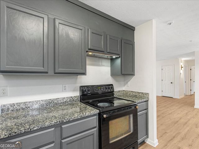 1252 Lakeview Drive NW, Conyers, GA 30012