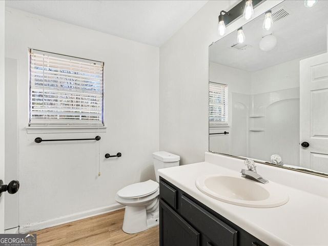 1252 Lakeview Drive NW, Conyers, GA 30012