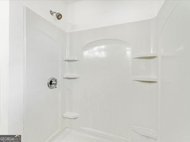 1252 Lakeview Drive NW, Conyers, GA 30012