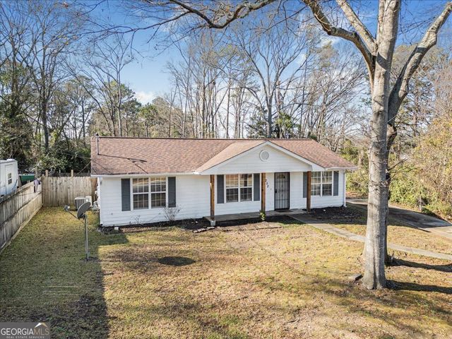 1252 Lakeview Drive NW, Conyers, GA 30012