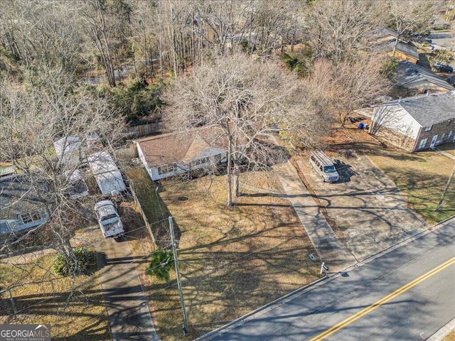 1252 Lakeview Drive NW, Conyers, GA 30012