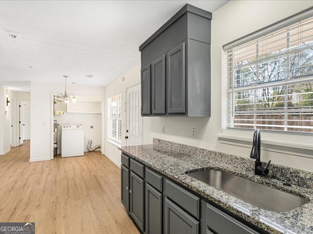 1252 Lakeview Drive NW, Conyers, GA 30012