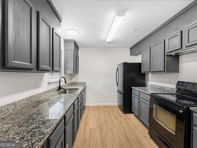 1252 Lakeview Drive NW, Conyers, GA 30012