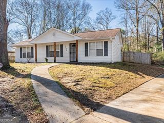 1252 Lakeview Drive NW, Conyers, GA 30012