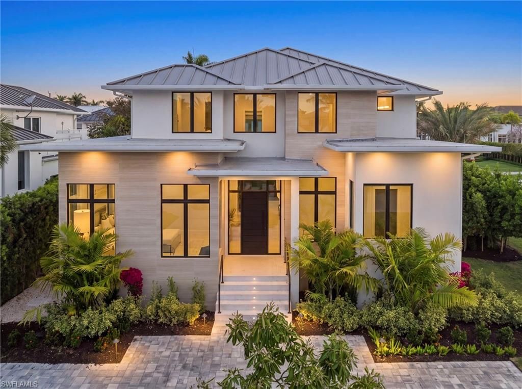 581 14th AVE S, NAPLES, FL 34102 — photo 4