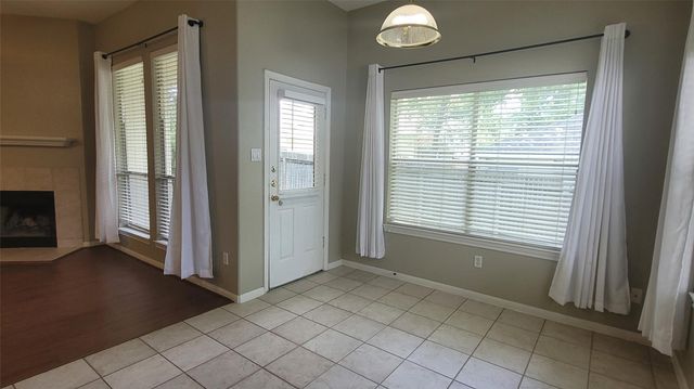 3825 Evergreen Way, Montgomery, TX 77356