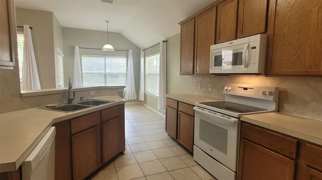 3825 Evergreen Way, Montgomery, TX 77356