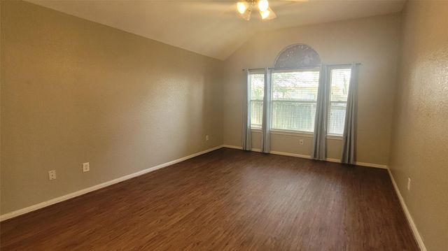 3825 Evergreen Way, Montgomery, TX 77356
