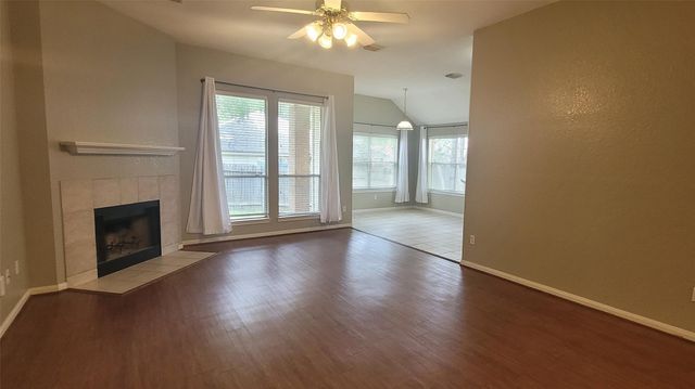 3825 Evergreen Way, Montgomery, TX 77356