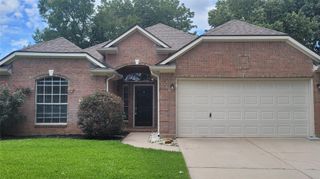3825 Evergreen Way, Montgomery, TX 77356