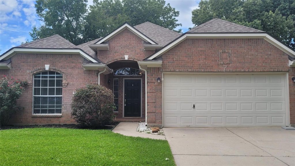 3825 Evergreen Way, Montgomery, TX 77356