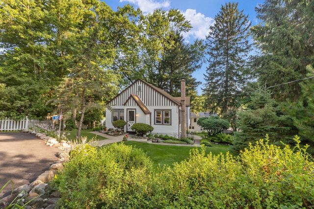 506 Pinewood TRAIL, Twin Lakes, WI 53181