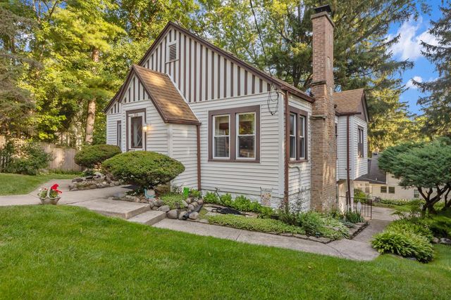 506 Pinewood TRAIL, Twin Lakes, WI 53181