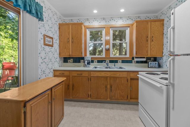 506 Pinewood TRAIL, Twin Lakes, WI 53181