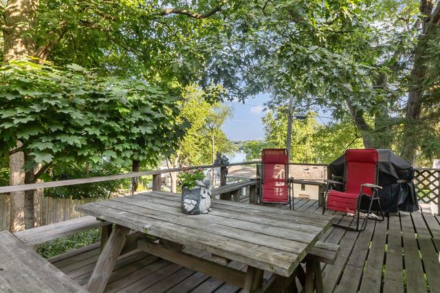 506 Pinewood TRAIL, Twin Lakes, WI 53181