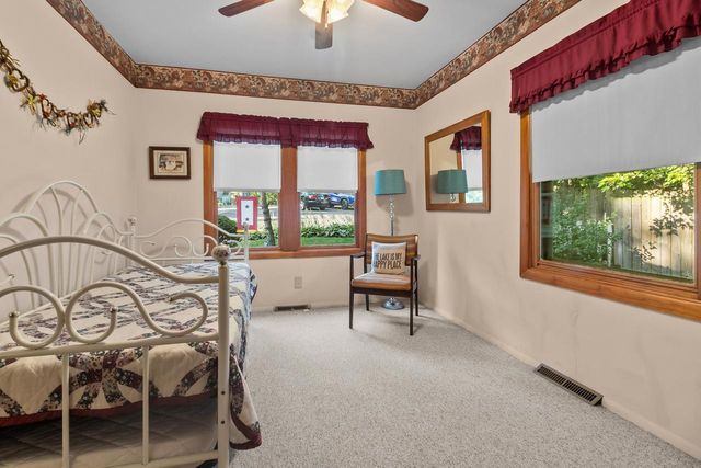 506 Pinewood TRAIL, Twin Lakes, WI 53181
