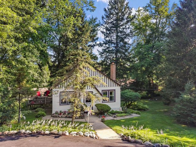 506 Pinewood TRAIL, Twin Lakes, WI 53181