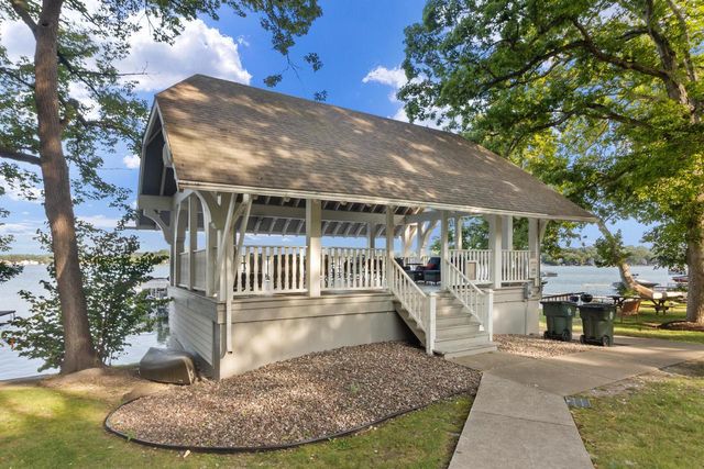 506 Pinewood TRAIL, Twin Lakes, WI 53181