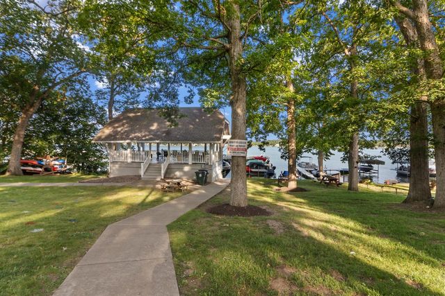506 Pinewood TRAIL, Twin Lakes, WI 53181