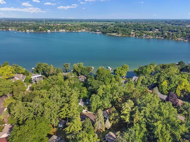 506 Pinewood TRAIL, Twin Lakes, WI 53181