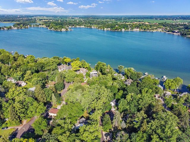 506 Pinewood TRAIL, Twin Lakes, WI 53181