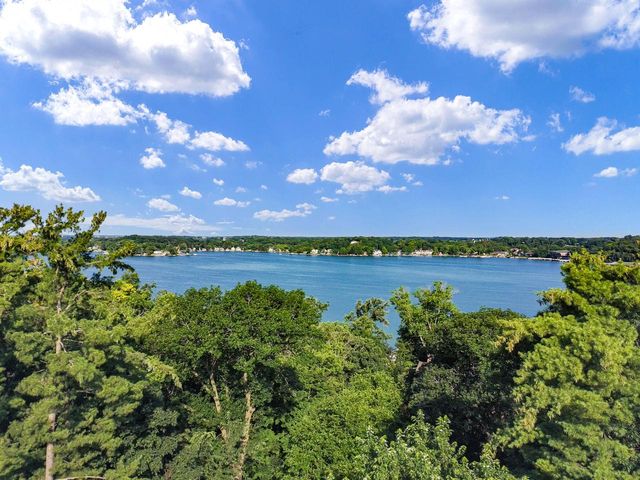506 Pinewood TRAIL, Twin Lakes, WI 53181