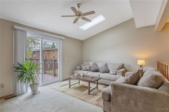 6138 Bethlehem Ln, Cicero, NY 13039