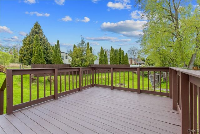 6138 Bethlehem Ln, Cicero, NY 13039