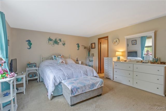 6138 Bethlehem Ln, Cicero, NY 13039