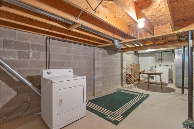 6138 Bethlehem Ln, Cicero, NY 13039