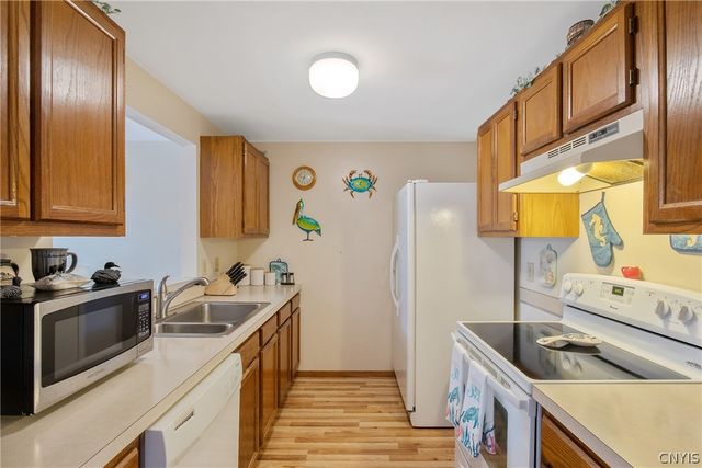 6138 Bethlehem Ln, Cicero, NY 13039