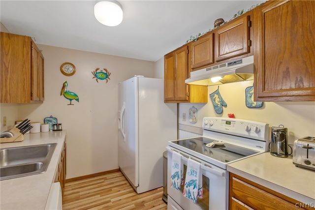 6138 Bethlehem Ln, Cicero, NY 13039
