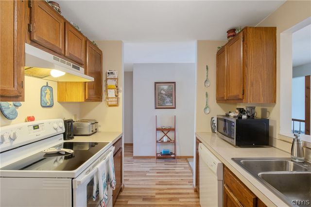 6138 Bethlehem Ln, Cicero, NY 13039