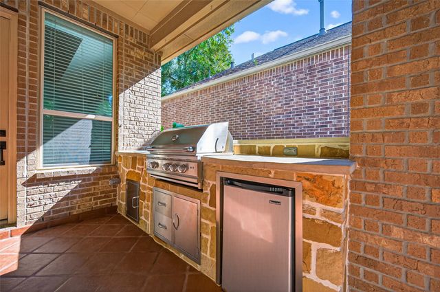 46 Sundown Ridge Place, Tomball, TX 77375