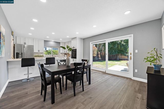 8569 Wicklow Ln, Dublin, CA 94568