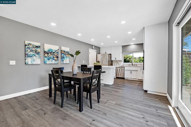 8569 Wicklow Ln, Dublin, CA 94568
