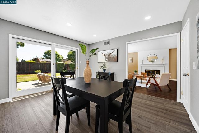 8569 Wicklow Ln, Dublin, CA 94568