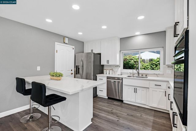 8569 Wicklow Ln, Dublin, CA 94568
