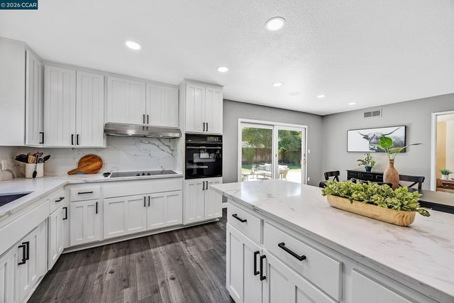 8569 Wicklow Ln, Dublin, CA 94568