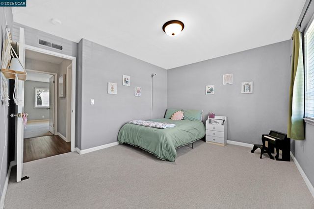 8569 Wicklow Ln, Dublin, CA 94568
