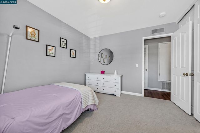 8569 Wicklow Ln, Dublin, CA 94568