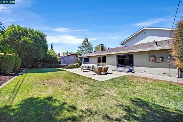8569 Wicklow Ln, Dublin, CA 94568