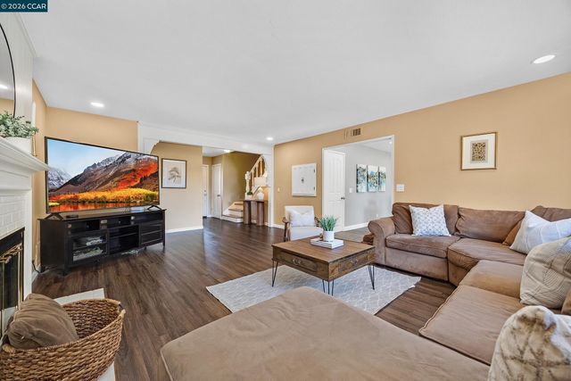 8569 Wicklow Ln, Dublin, CA 94568