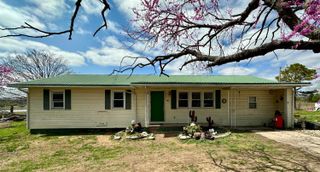 7060 County Road 8240, West Plains, MO 65775